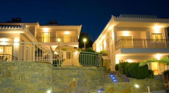 Vereniki Apartments Finikounta Exterior photo